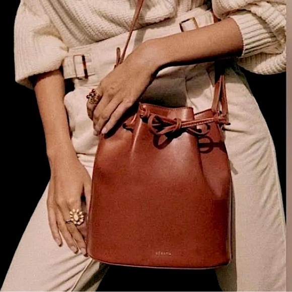 Sezane Handbags - Sezane Farrow Leather Bucket Bag in Natural Heritage